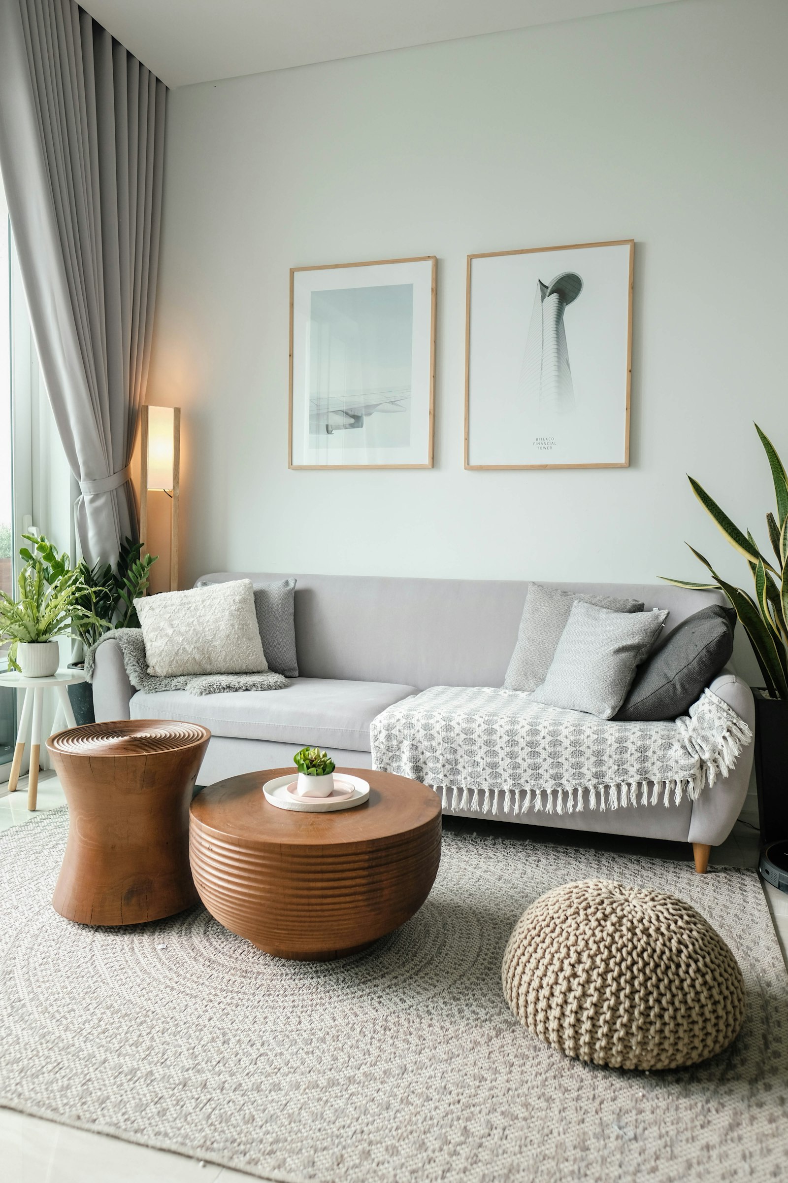 Watauga living room before renovation